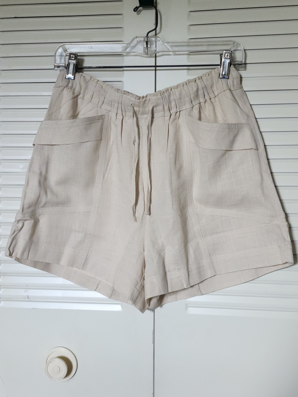Olive & Co Elastic Drawstring Full Lined Oatmeal Linen Shorts with Patch Pockets